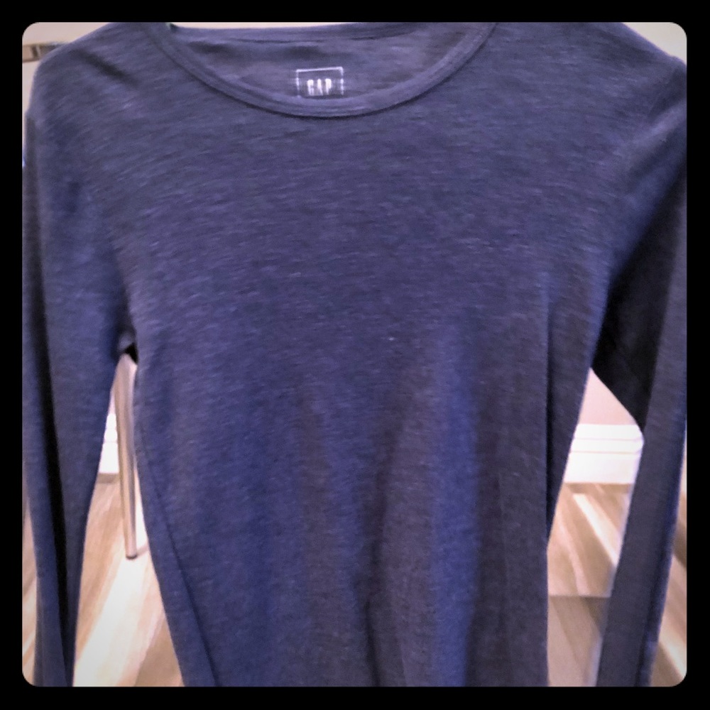 Gap ladies long sleeve modern T-shirt in blue